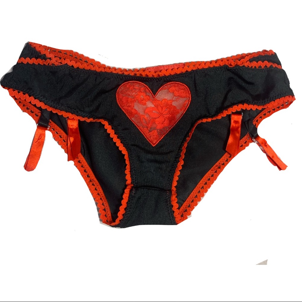 Handmade Heart detail ❤️🖤 peek a boo back retro garter Panty red & black Large